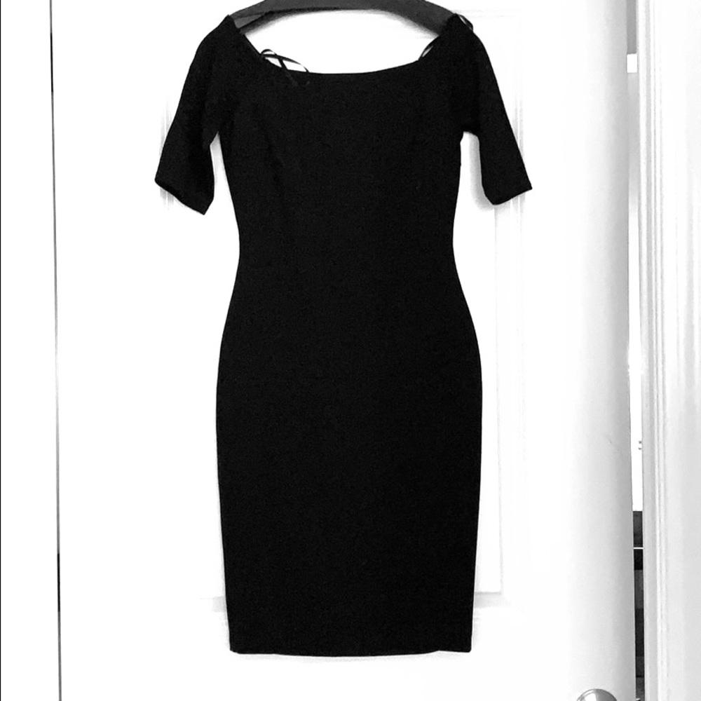 Sz sm Lulu’s off the shoulder sheath dress